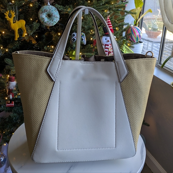 Michael Kors Phoebe Large Two Tone Drawstring Handbag Bag. - Picture 5 of 16